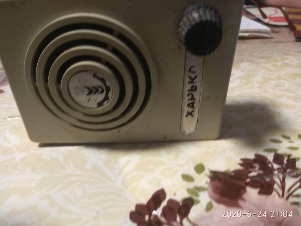 Продам  радио приемник раритет,  обмен на весы напольные