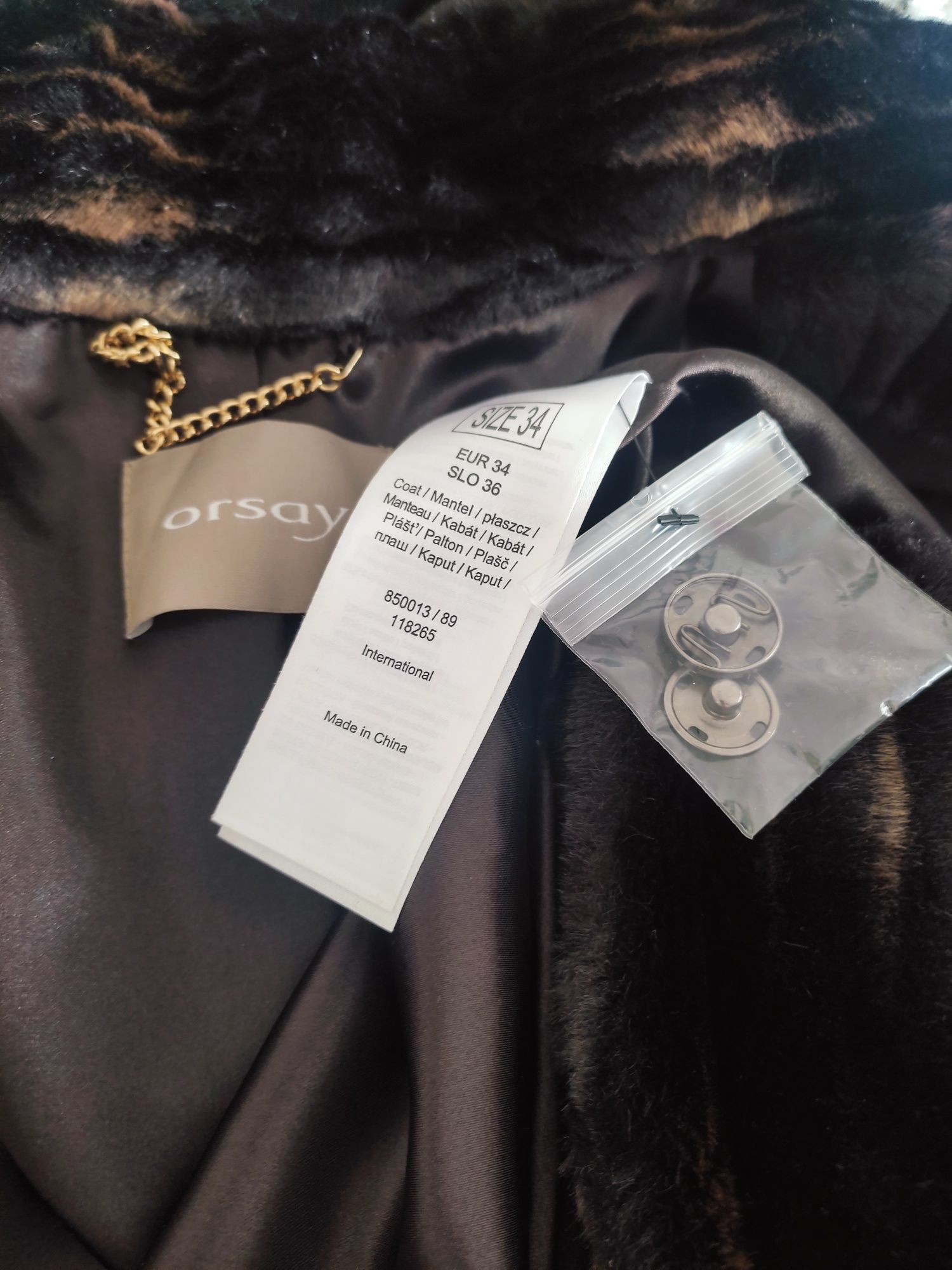 Płaszcz ze sztucznego futra Orsay roz 34