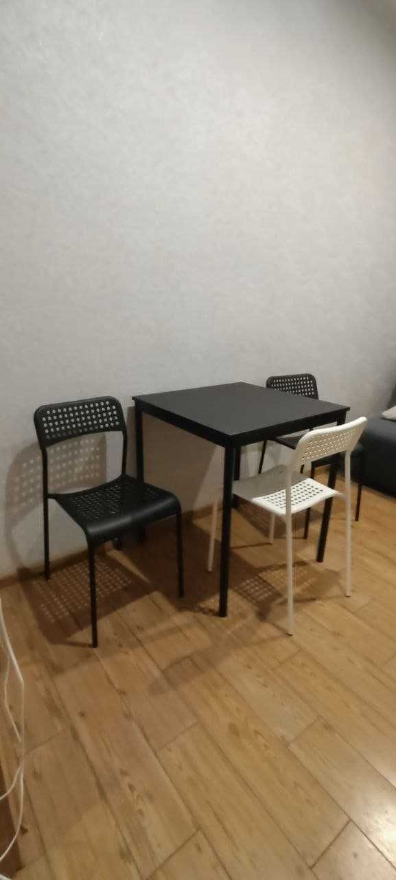 столик чёрный белый IKEA, ікея Adde Адде Гунде  Бесплатная доставка