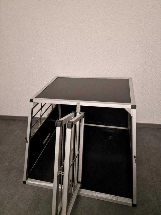 Box transporter dla psa do samochodu