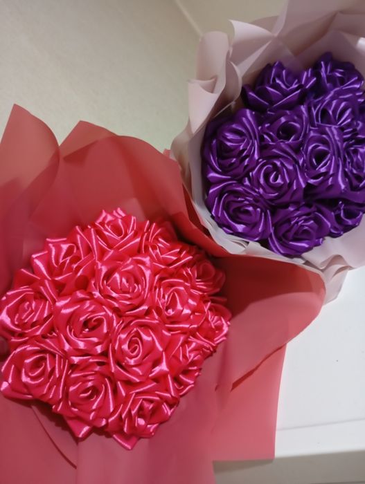 Букети з атласних стрічок