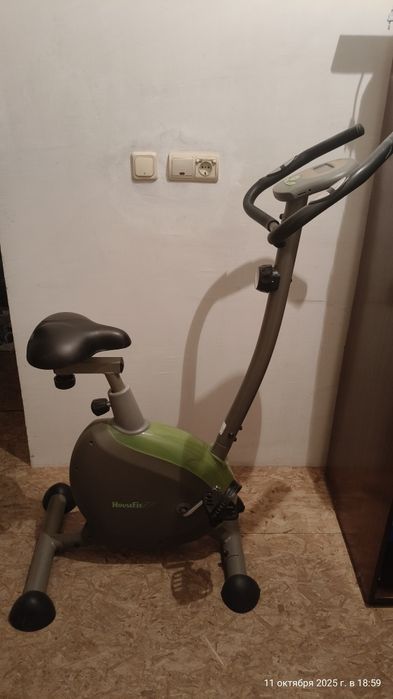 Велотренажер HouseFit