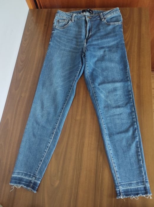 Spodnie jeans marki reserved rozmiar 38