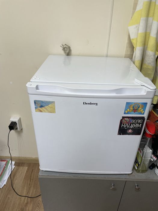 Маленький холодильник