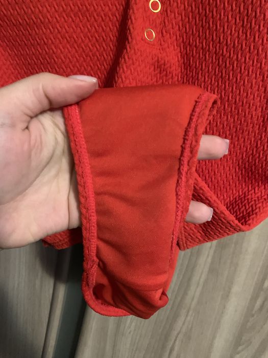 Купальник суцільний червоного кольору