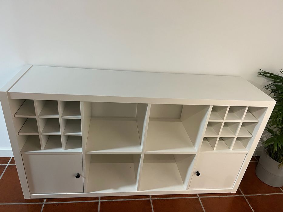 Móvel IKEA branco c 2 garrafeiras