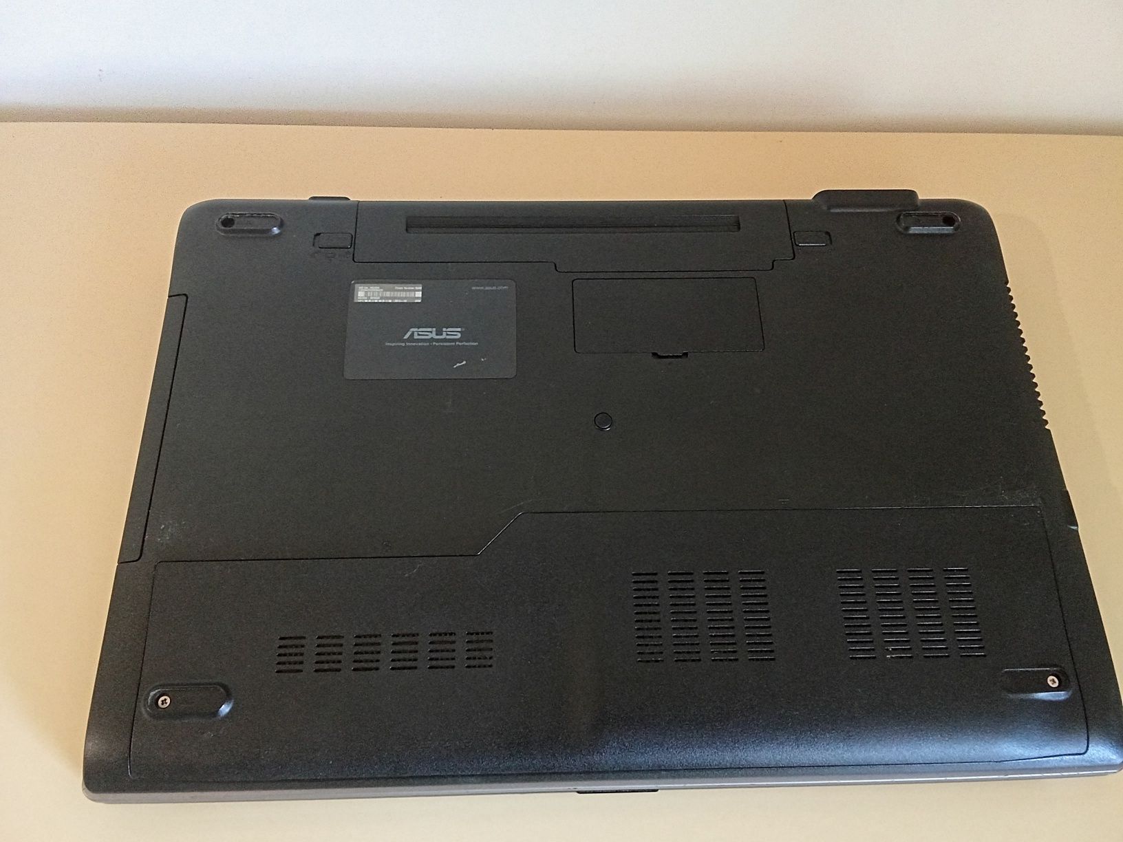 ІГРОВИЙ Asus n53sm 15.6 i3 2350m ddr 3 8gb ssd 500 gb nVidia gt 630 2g