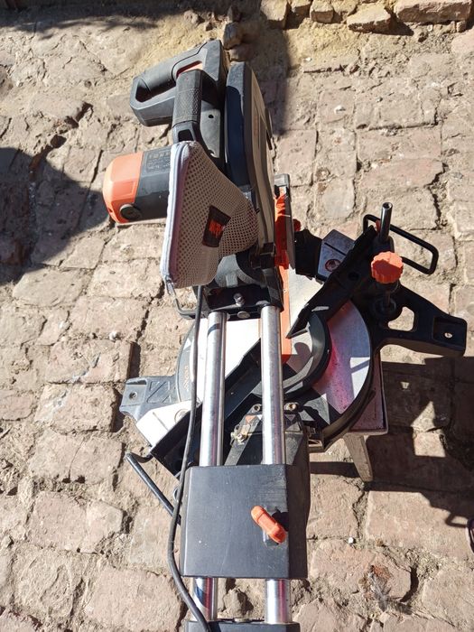 Торцовочная пила Dnipro-M 
Рейтинг