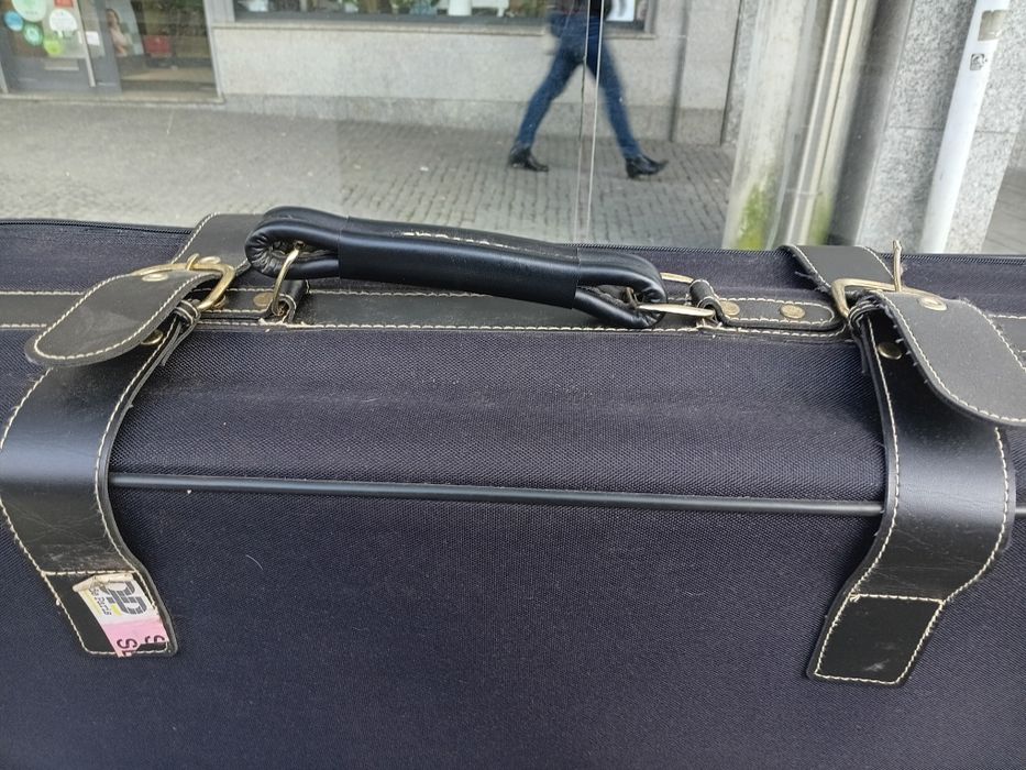Mala de viagem praticamente nova só 15€