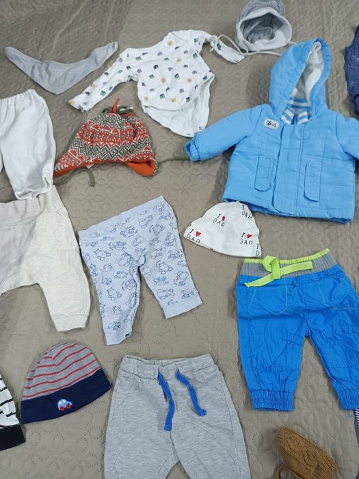 Zestaw ubranek niemowlecych