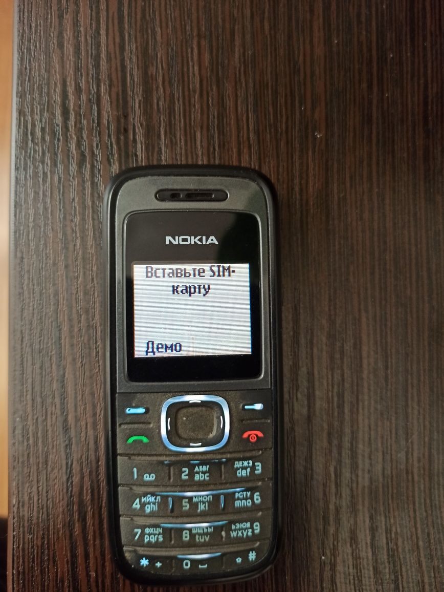 Продам Nokia 12-08