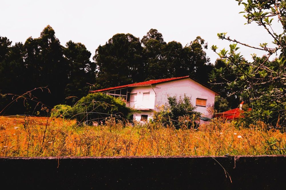 Moradia Isolada de 2 Pisos-  Oportunidade Única! *PRONTO PAGAMENTO*