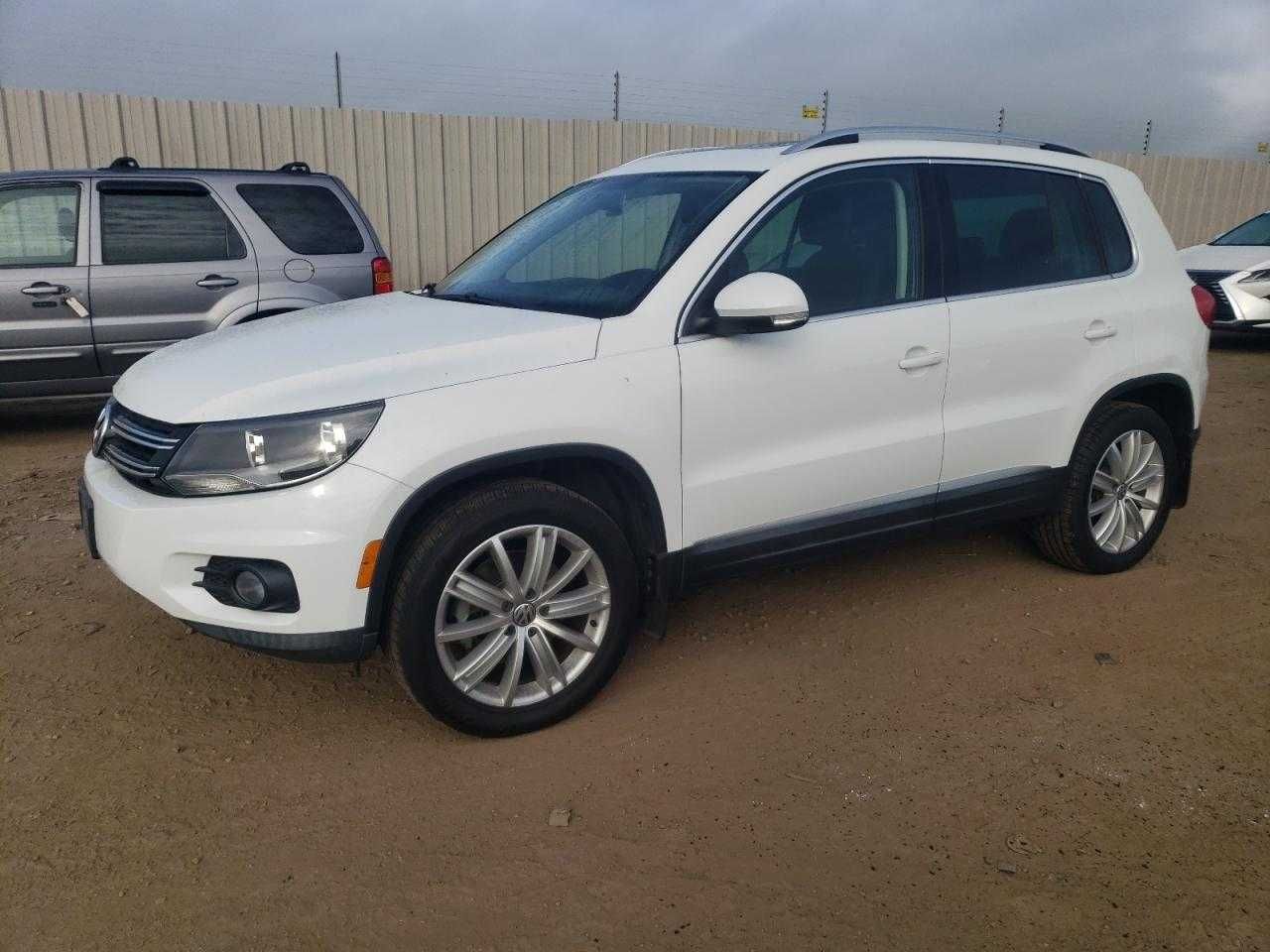 Volkswagen Tiguan S 2015