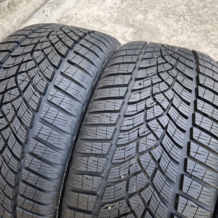 Зимові шини, резина 245 40 R18 Goodyear (Гудієр) 4шт.