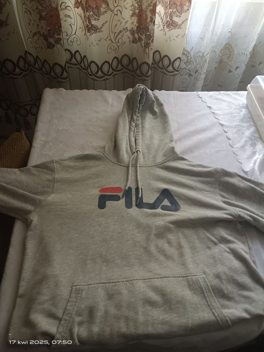 Sprzedam bluzę z kapturem Fila, nowa bez metki rozmiar M