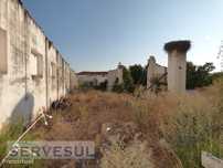 Prédio urbano com a área de 3700m² e construções existentes em cond...