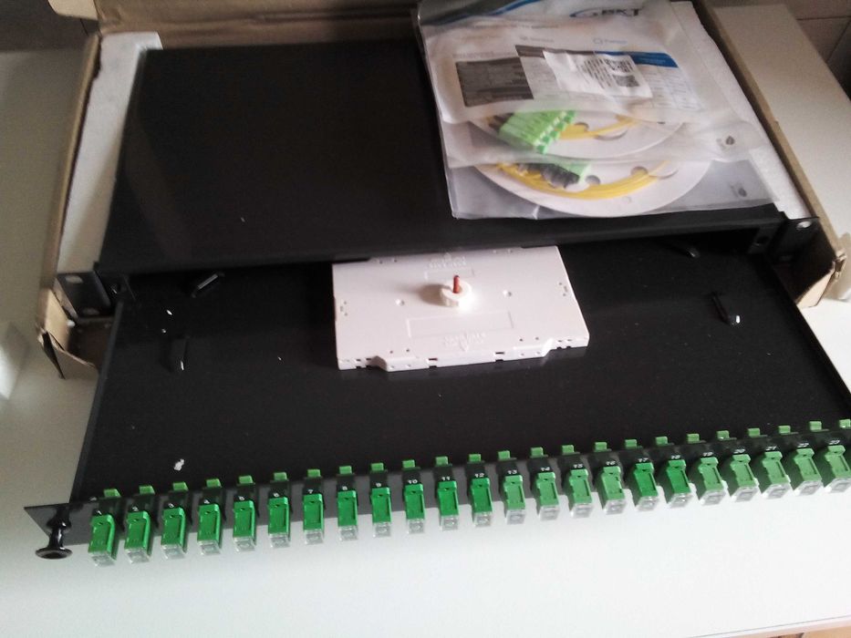 Przełącznica światłowodowa 19' komplet wyposażona