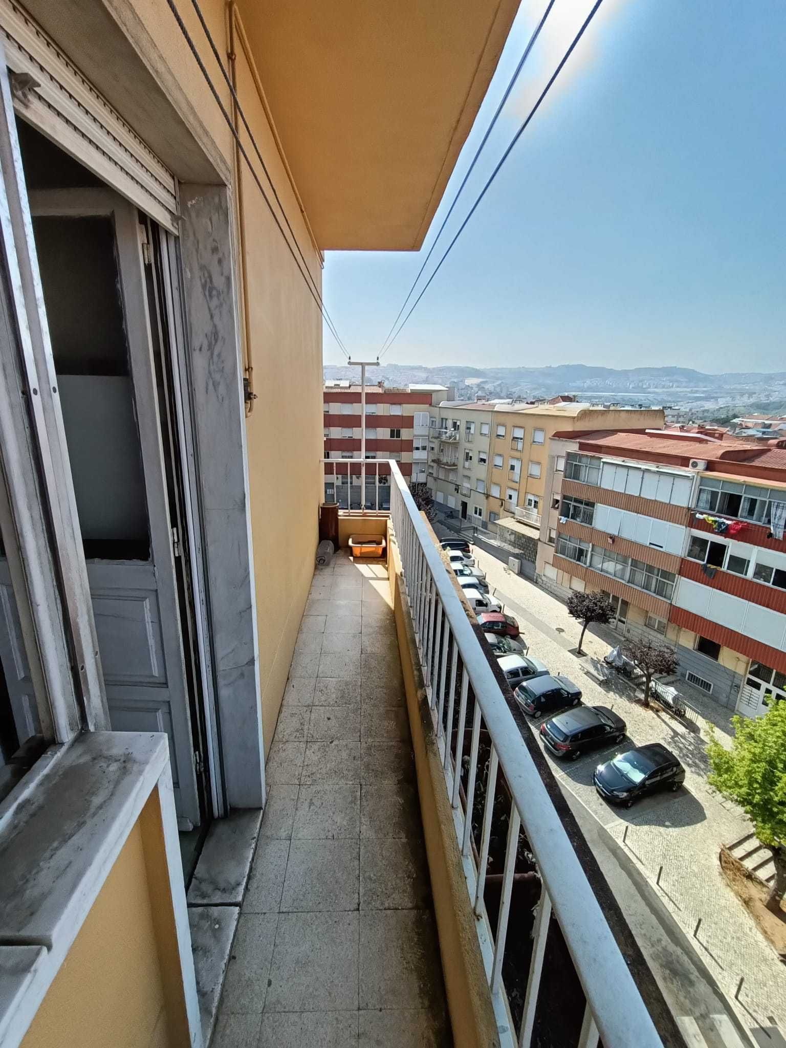 Apartamento T2 em prédio com elevador