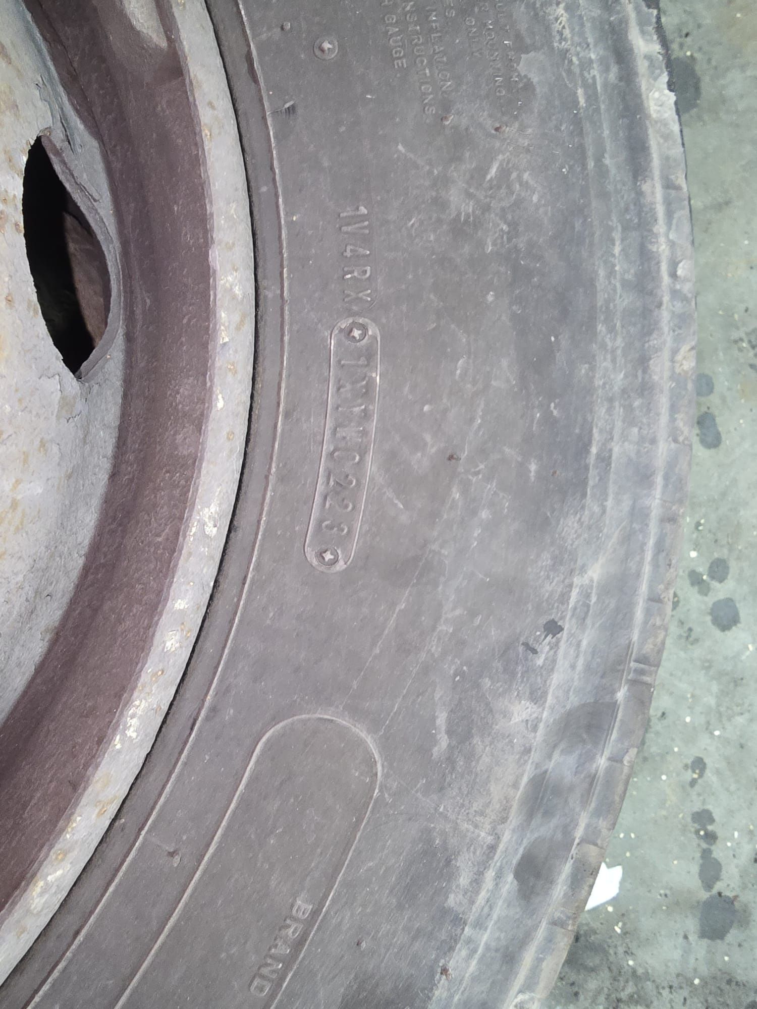 Koła przód falken 245/70/19,5