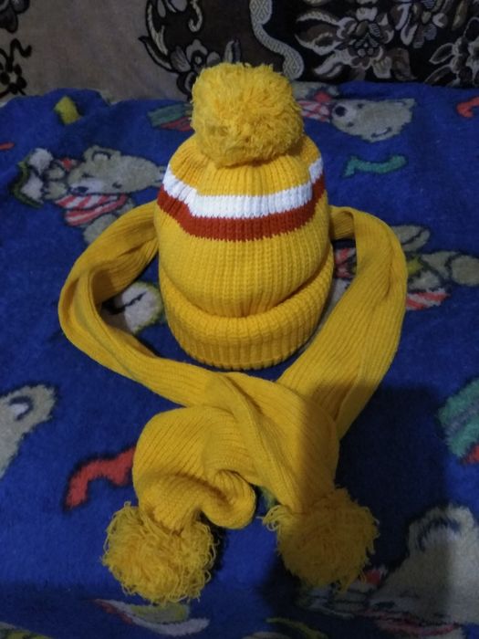 Детская новая шапка