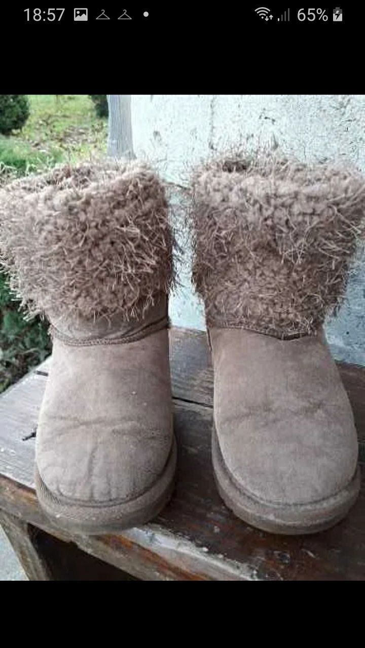 Уги для дівчинки