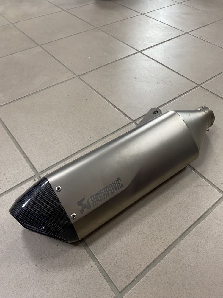 Tlumik Akrapovic s1000rr BMW