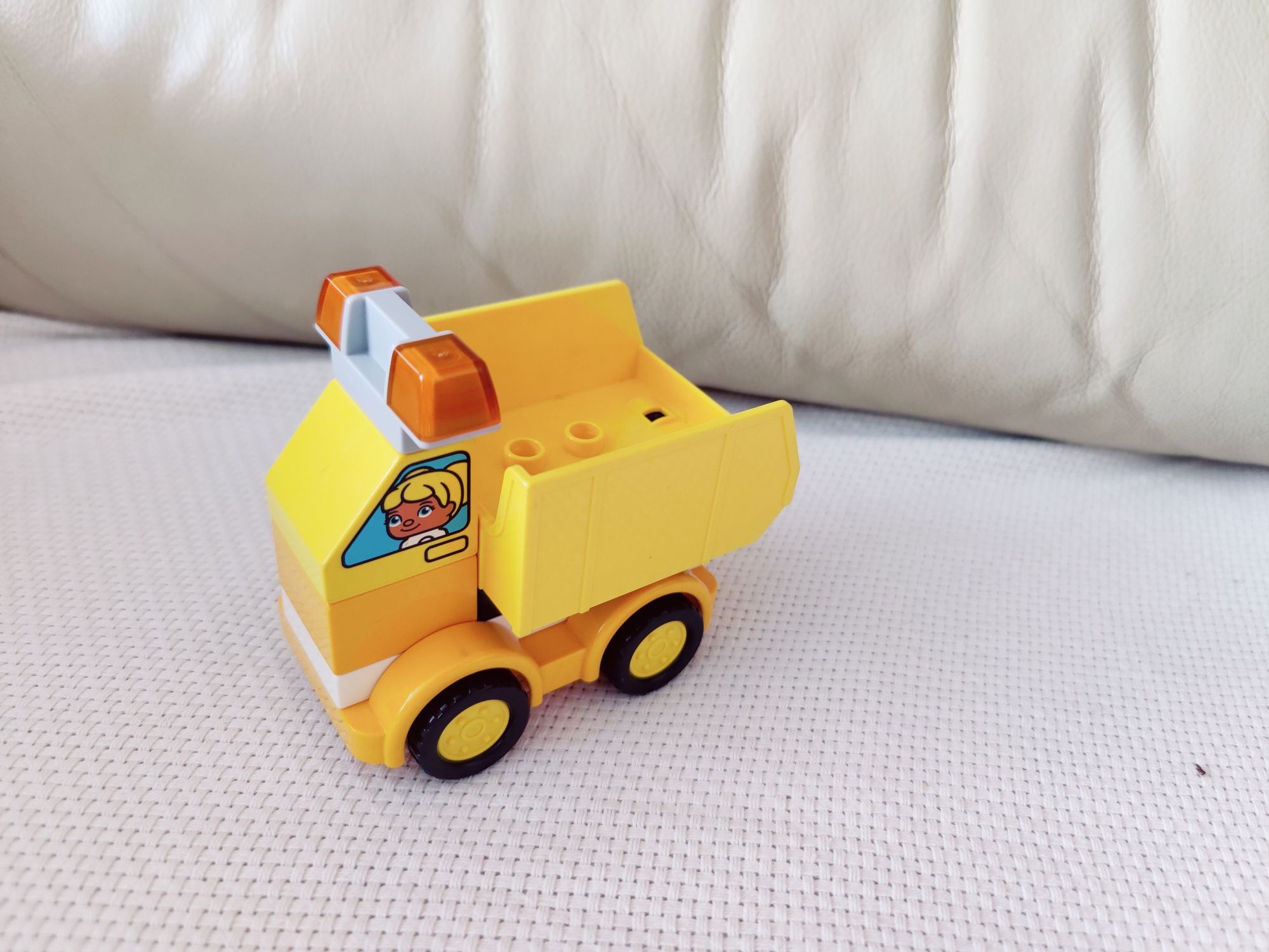 Klocki LEGO DUPLO 10816 Moje pierwsze pojazdy Policja Straż