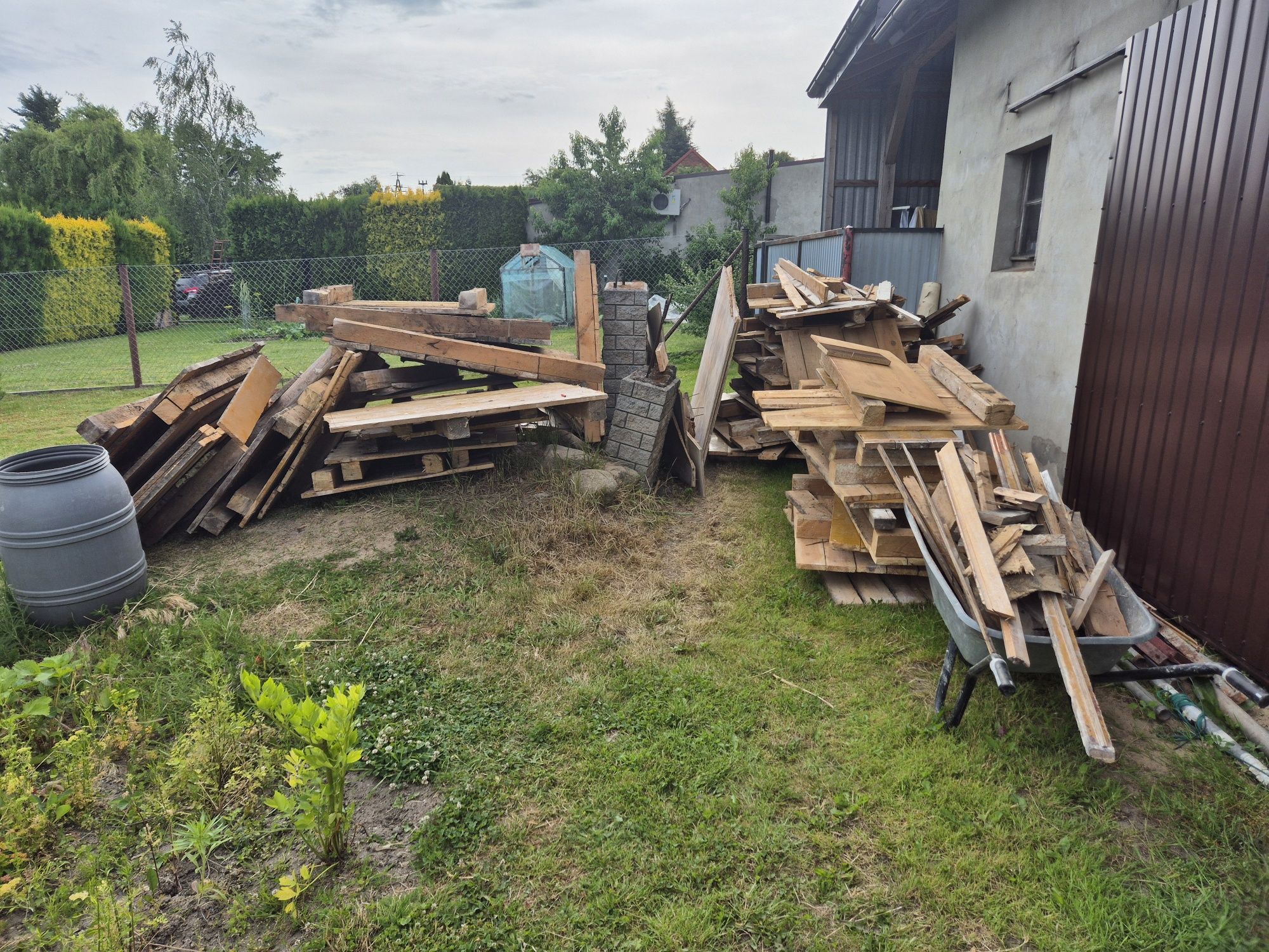 Drzewo drewno opałowe deski świerk z pow. 70m2 ZA CAŁOŚĆ 150ZŁ