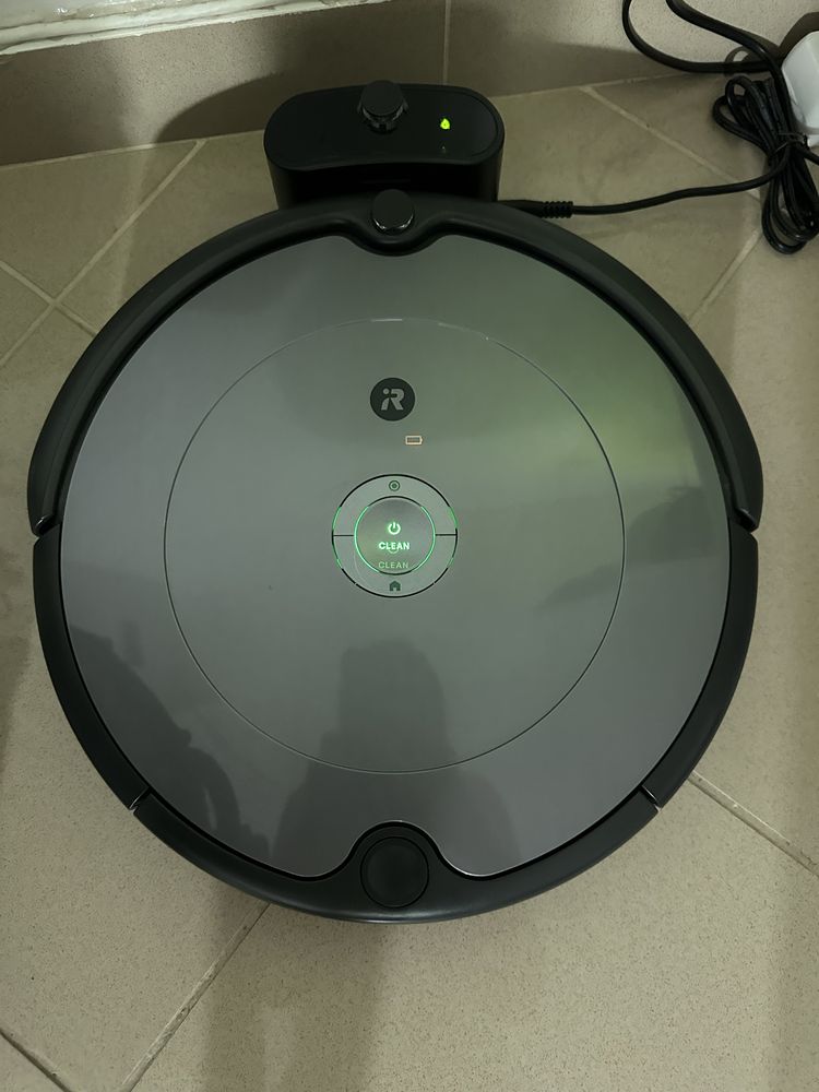 iRobot Roomba 697
