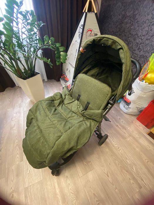 Прогулянковий візочок