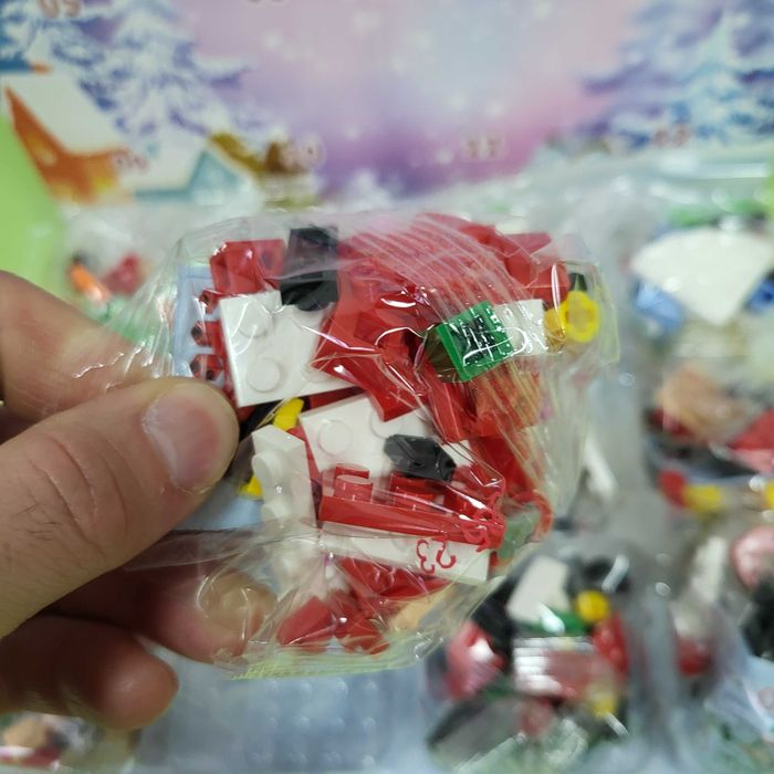 Новорічний Адвент календар з лего на 12днів різдвяна ялинка і клацанок