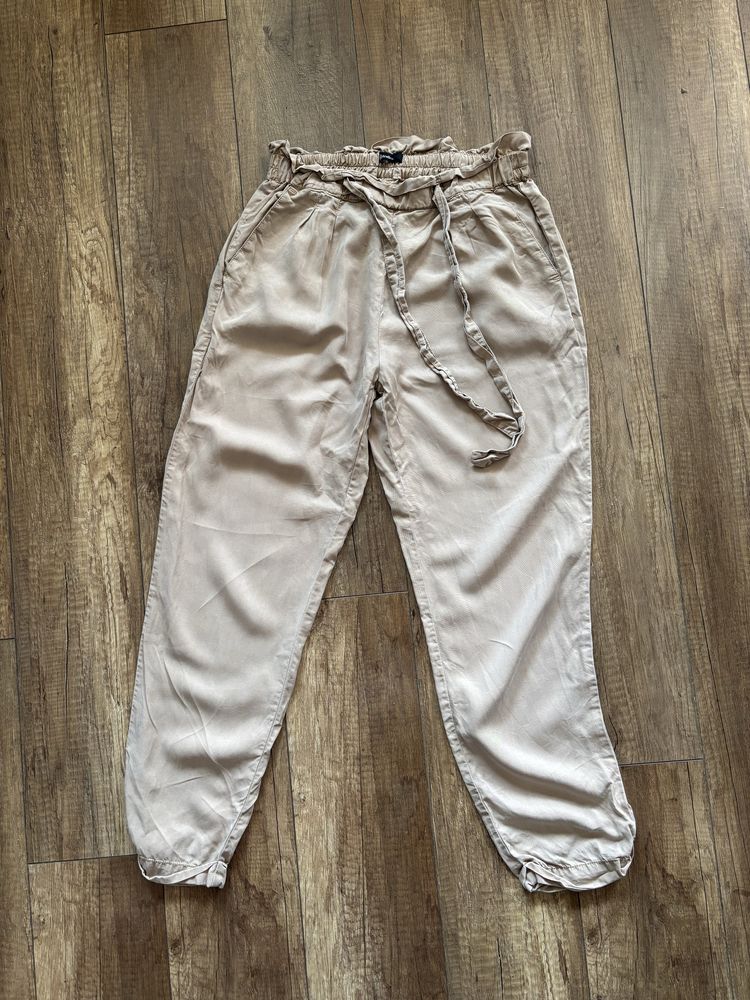 Spodnie Stradivarius S