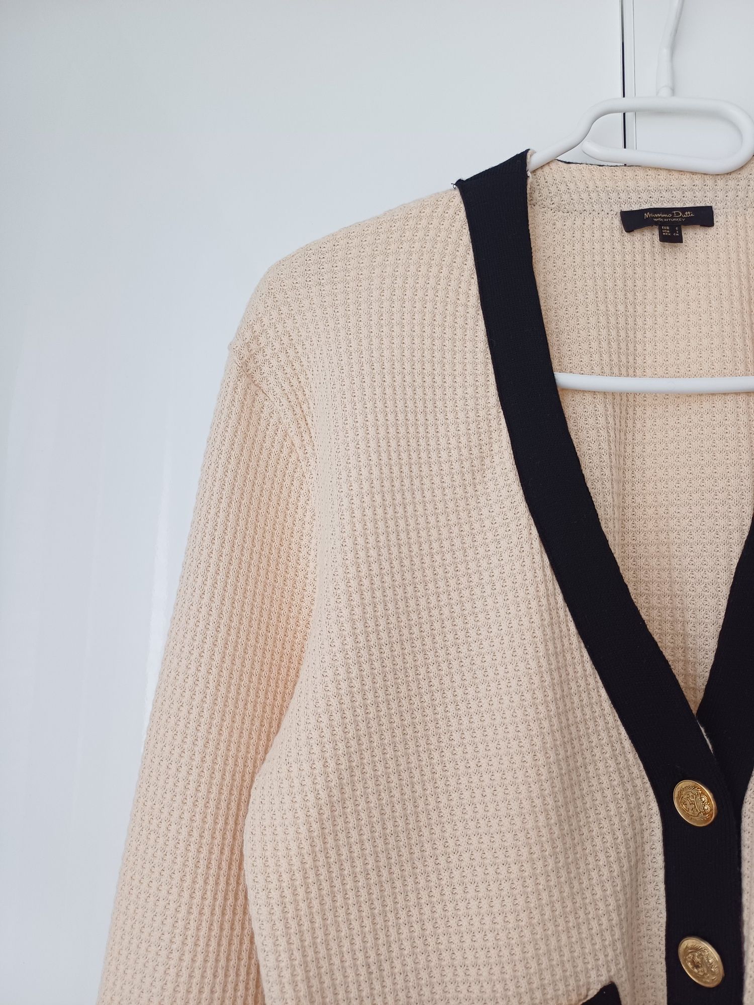 Massimo Dutti kardigan ze złotymi guzikami bawełna kremowy beż sweter
