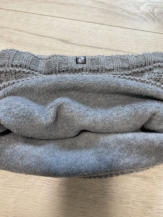 Жіноча шапка, на обʼєм голови 52-54 см, хомут на шею на флісі