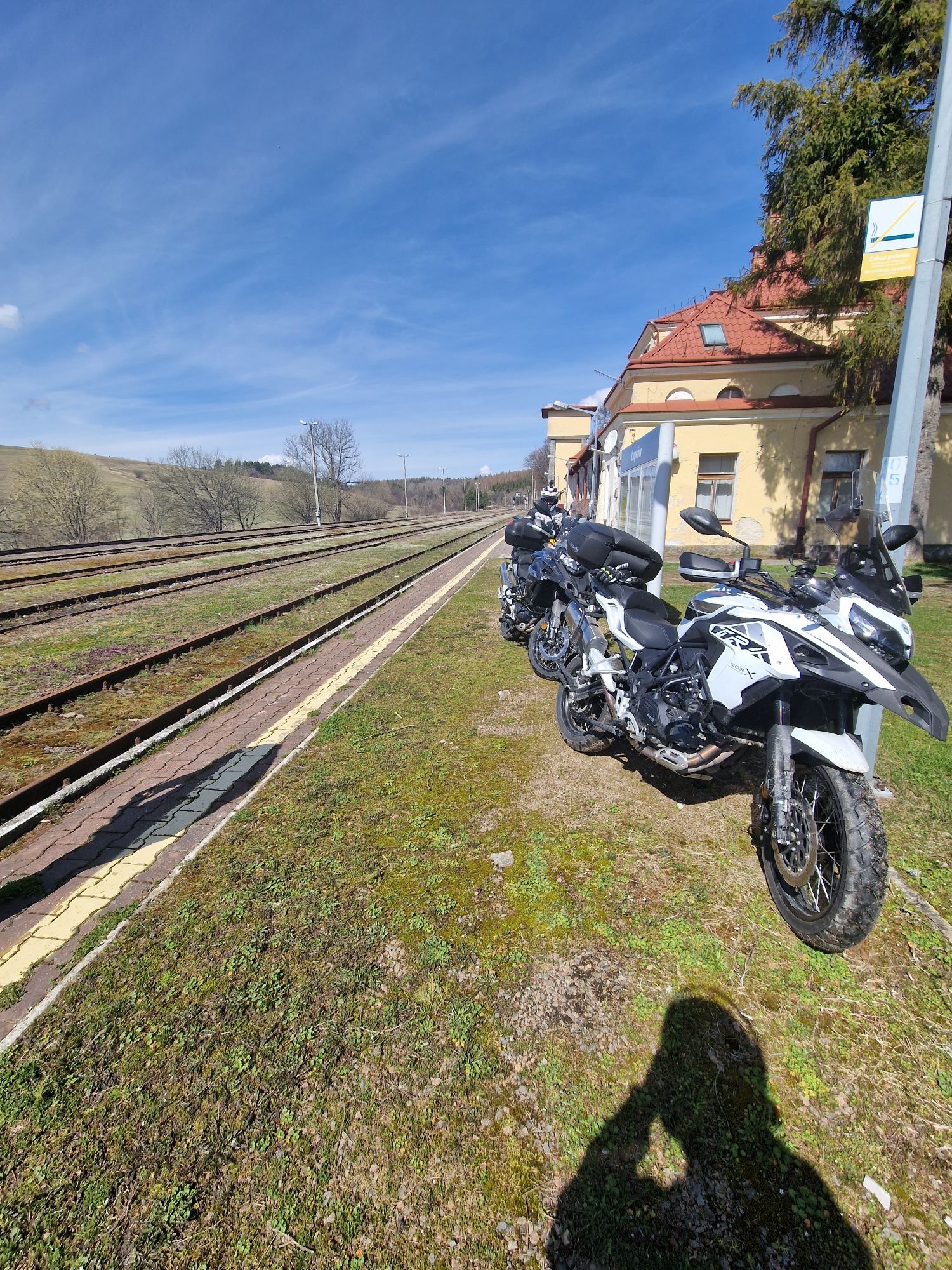 Wynajem wypożyczalnia motocykli benelli trk 502x