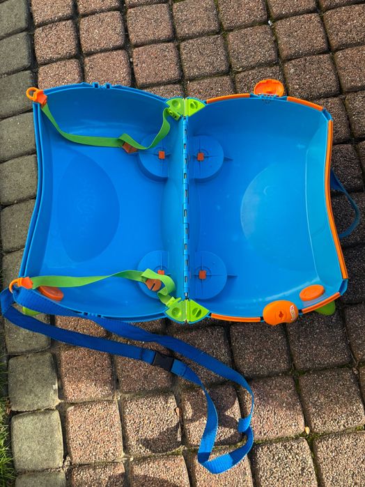 Niebieska walizka Trunki