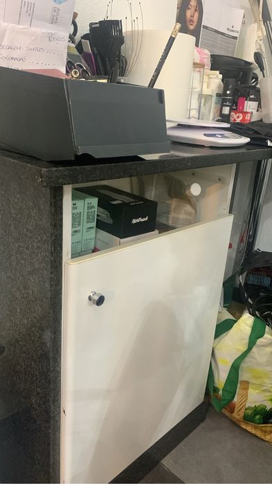 Rececao em marmore preto