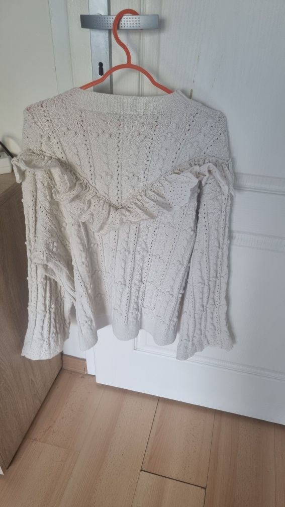 Kremowy sweter Zara rozmiar L
