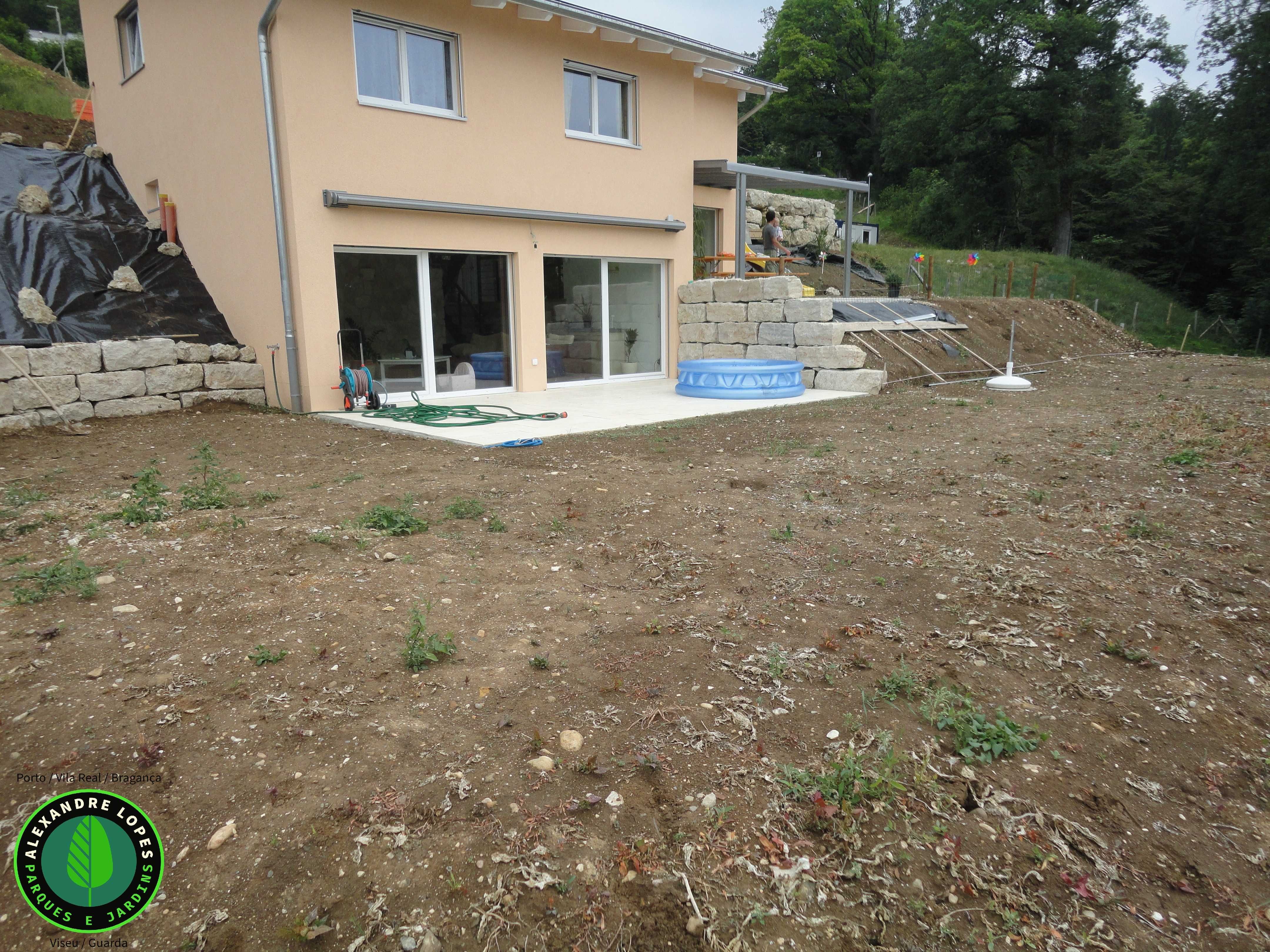 Realizamos jardins ou relvados ao m2