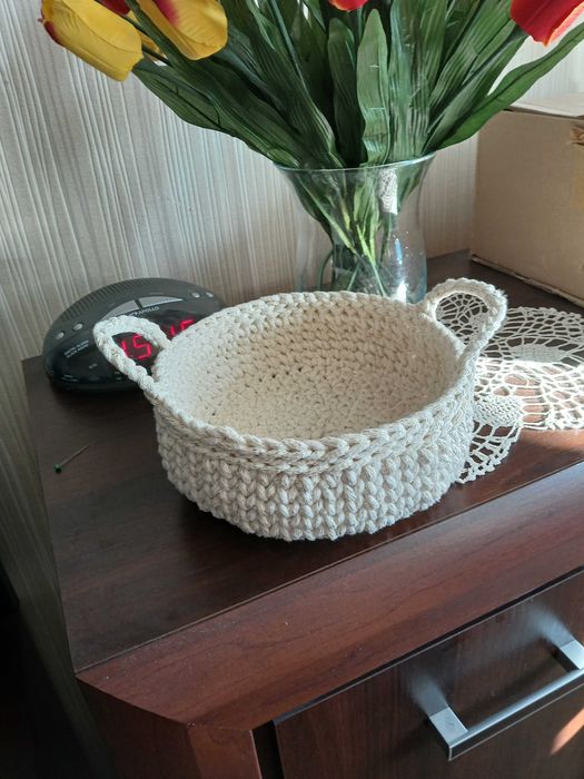 Koszyczek ze sznurka bawełnianego / rękodzieło/